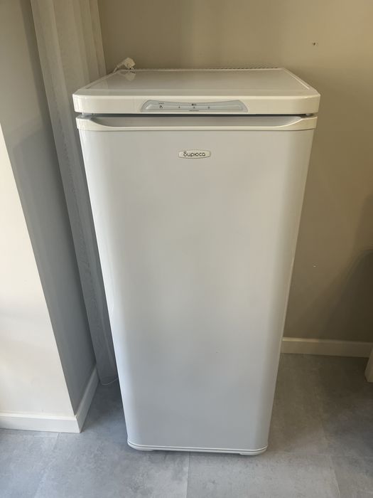 Продам морозильник Бирюса 230л