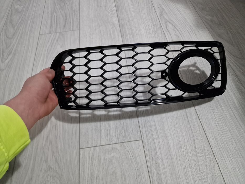 Grile proiectoare fagure audi A4B8