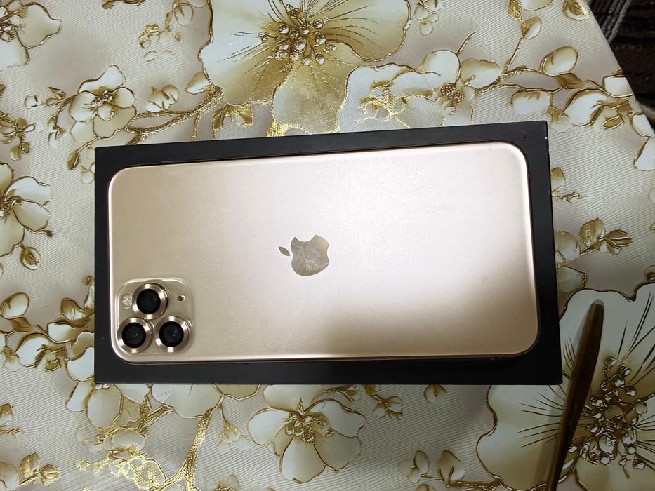 Продам iPhone 11 Pro Max