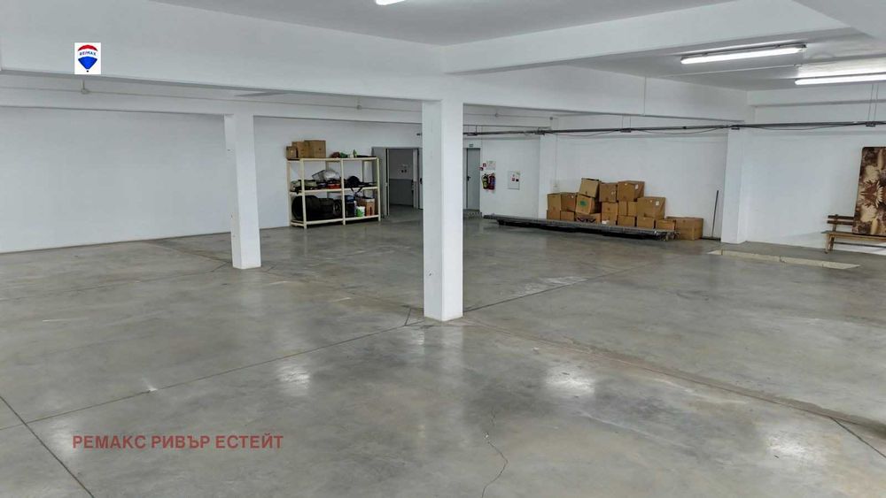 Продава се Промишлена сграда в Горна Оряховица - 4342 кв.м за 588 €/кв.м - Снимка #12