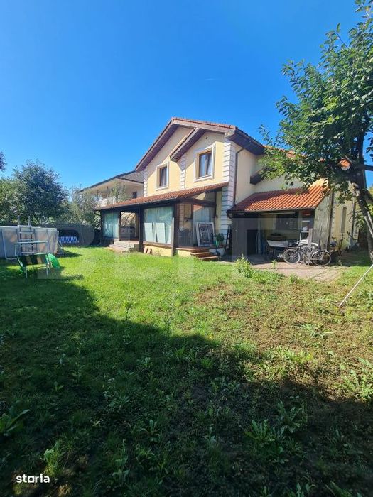 Casa individuala cu 4 camere, 520 mp de teren, zona cu acces restricti