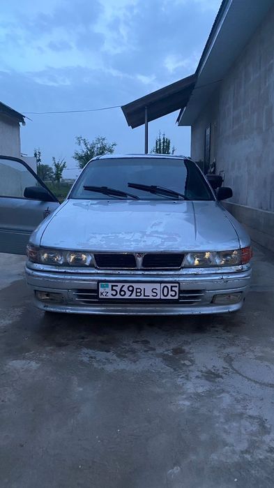 Mitsubishi Galant