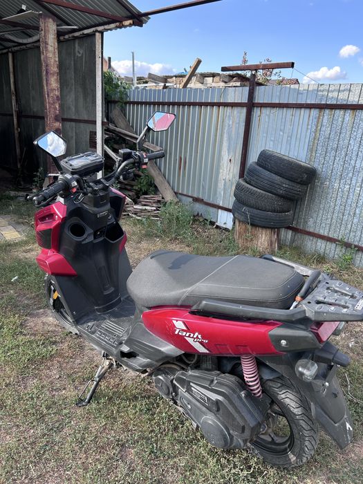 Продам скутер TANK 165 куб