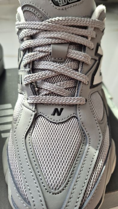 Adidași New Balance 9060 Ofertă