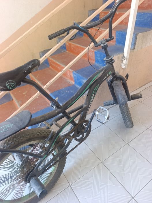 Velosiped. Nuqsoni yuq yuradi. 1 yil ishlatildi. Mustaxkam.