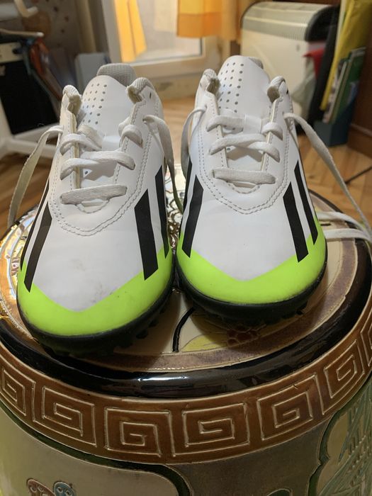 Футболни обувки Адидас