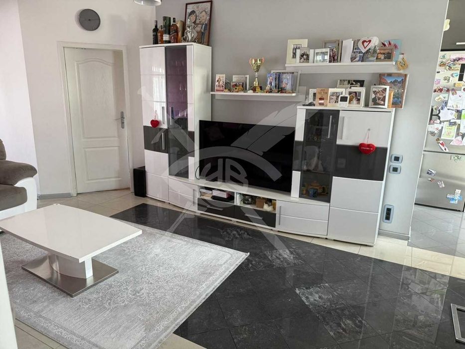 Дава се под наем Тристаен апартамент в София, Младост 3 - 107 кв.м за 900 € - Снимка #1