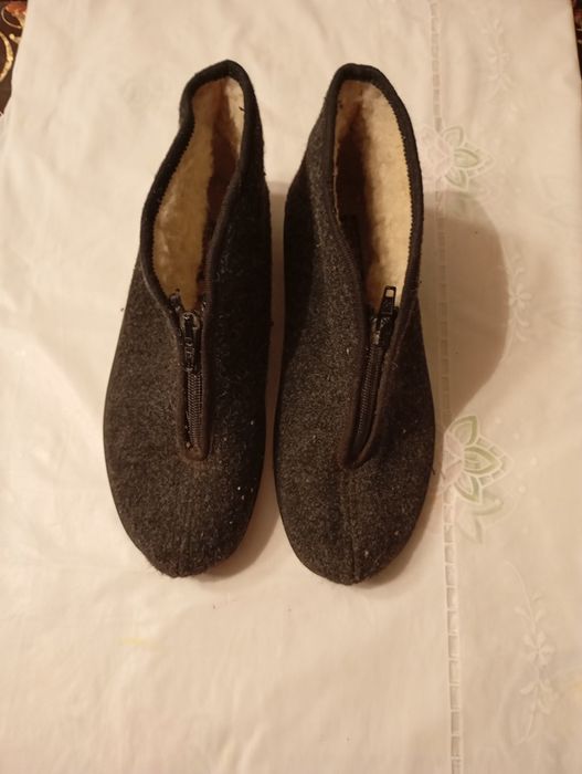 Продаю ботики войлочные