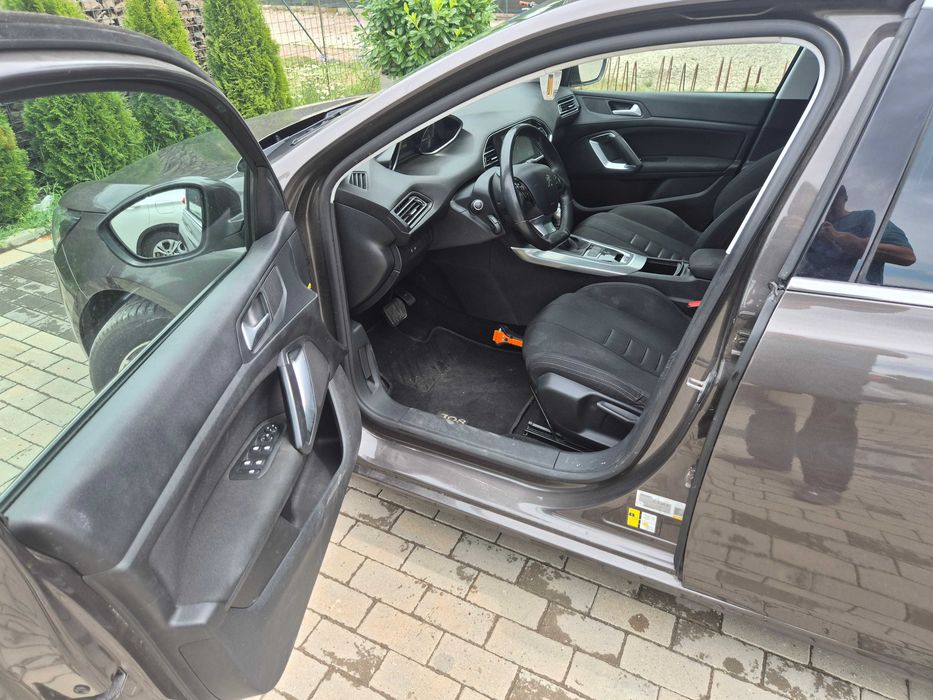 Peugeot 308, an 2014, Cutie automata