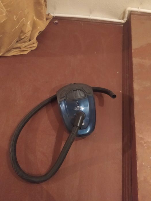 Хороший пылесос.