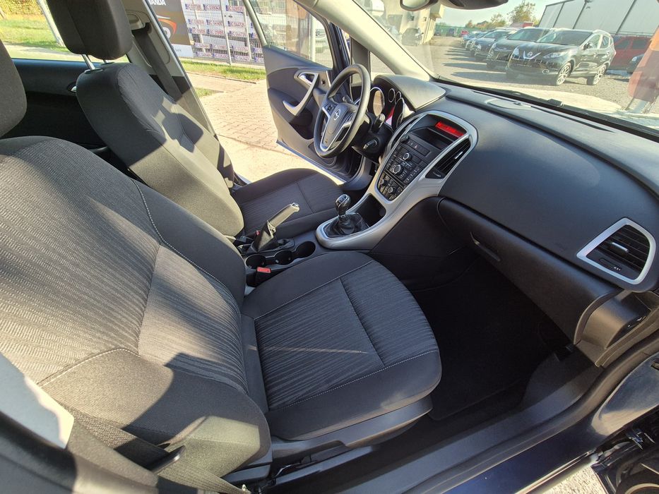 OPEL ASTRA J 1.7 CDTI / 2011 / EURO 5 / Cash-Rate-Garantie