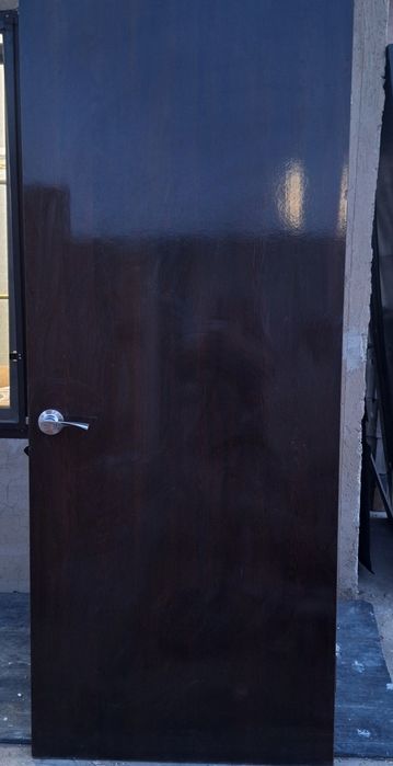 Двери межкомнатные деревяные