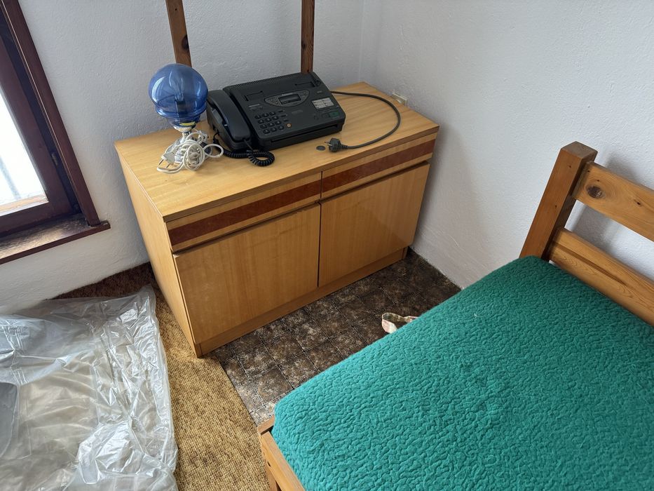 легла шкафчета и тоалетка, гардероб