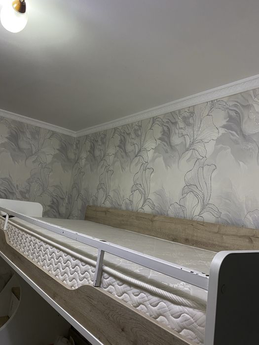 Двухярустная кровать , матрасы