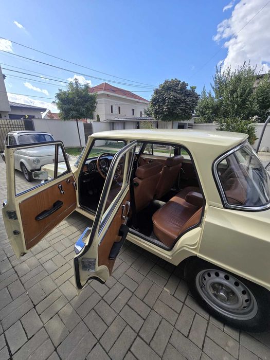 Alfa Romeo Giulia Super 1300 - An 1975 masina de Epoca –  de c