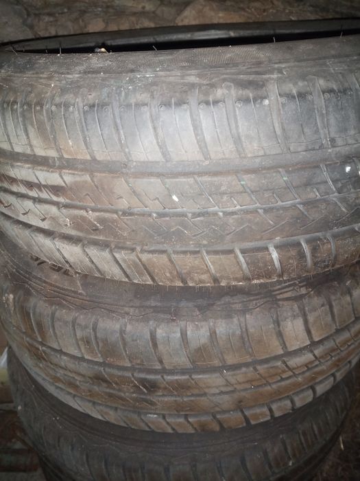 Гуми сас джанти чисто нови