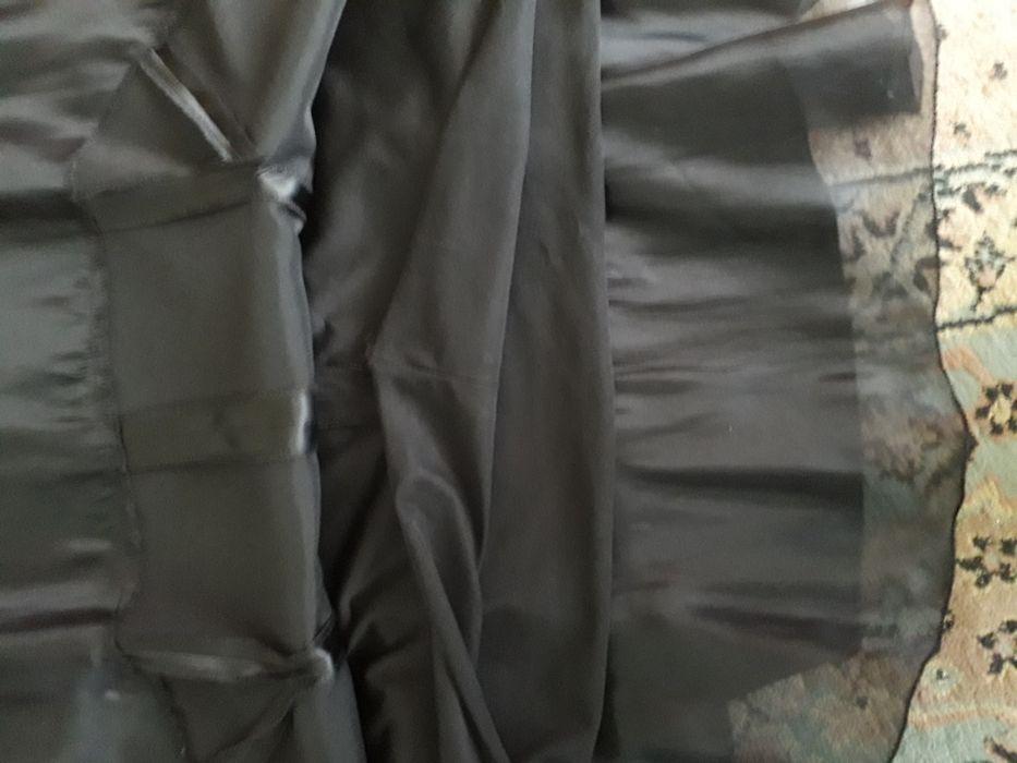 Fusta neagra eleganta