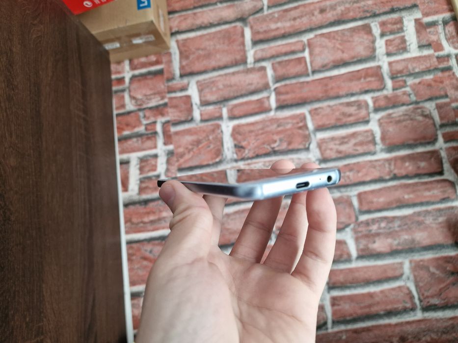 Samsung Galaxy A3 (2017) - Compact - Stare Foarte Bună