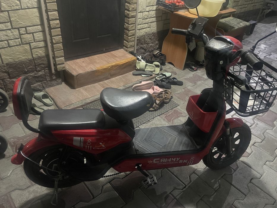 Продам срочно скутер sk8
