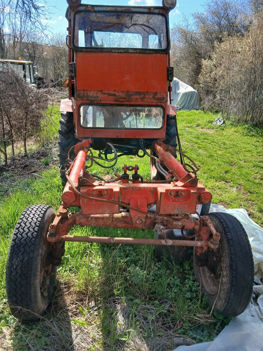 Продавам шаси Т16М.Цена: 2260 евро.Коментар на цената на място.