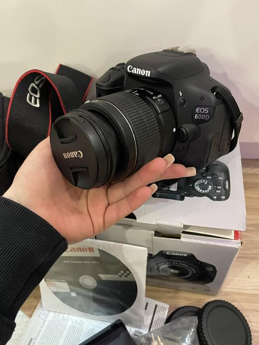 Фотоапарат Canon 600 D