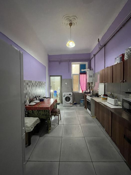 Apartament in vila interbelica 5 camere parter