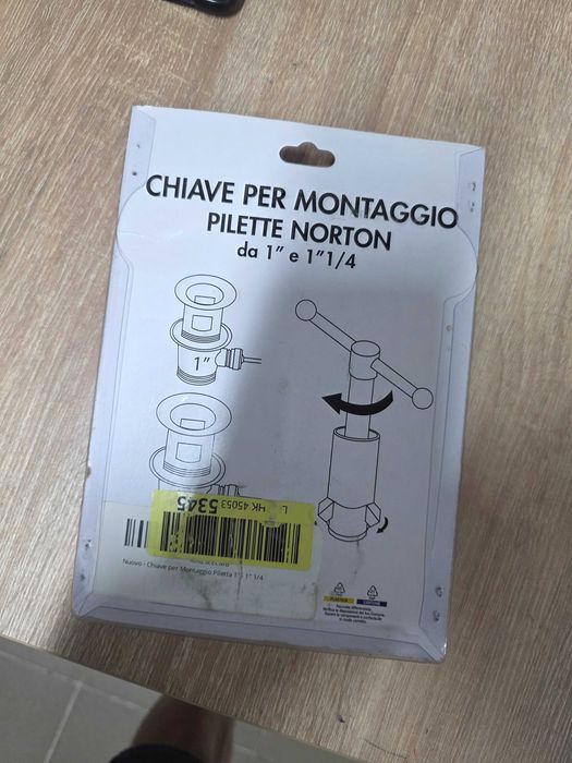 Cheie pentru montajul scurgerii 1" – 1" 1/4