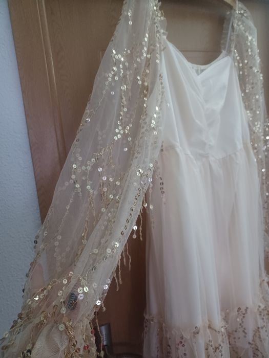 Rochie elegantă crem