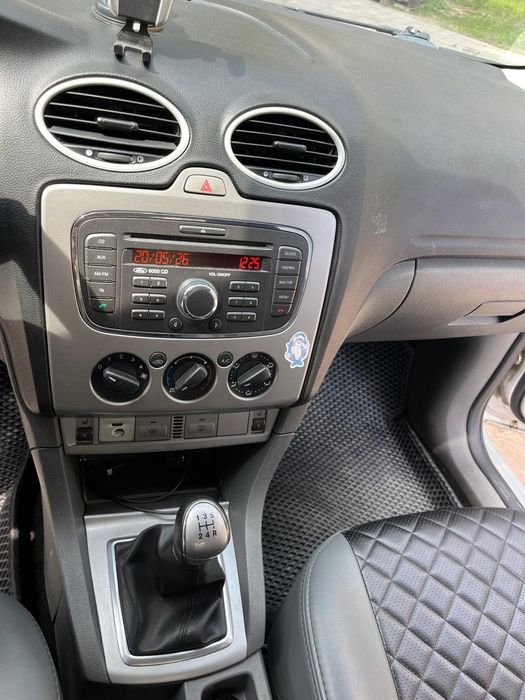 Продам автомобиль Ford focus 2