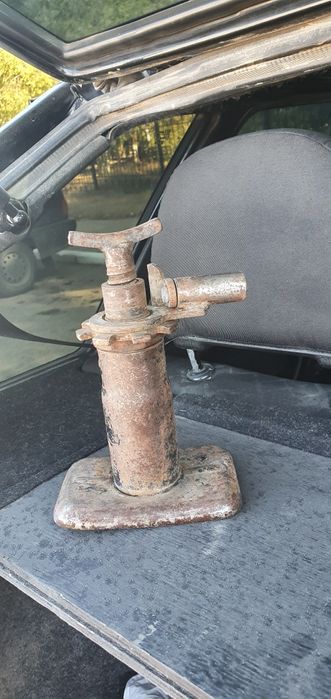 Домкрат 3 тонны или больше