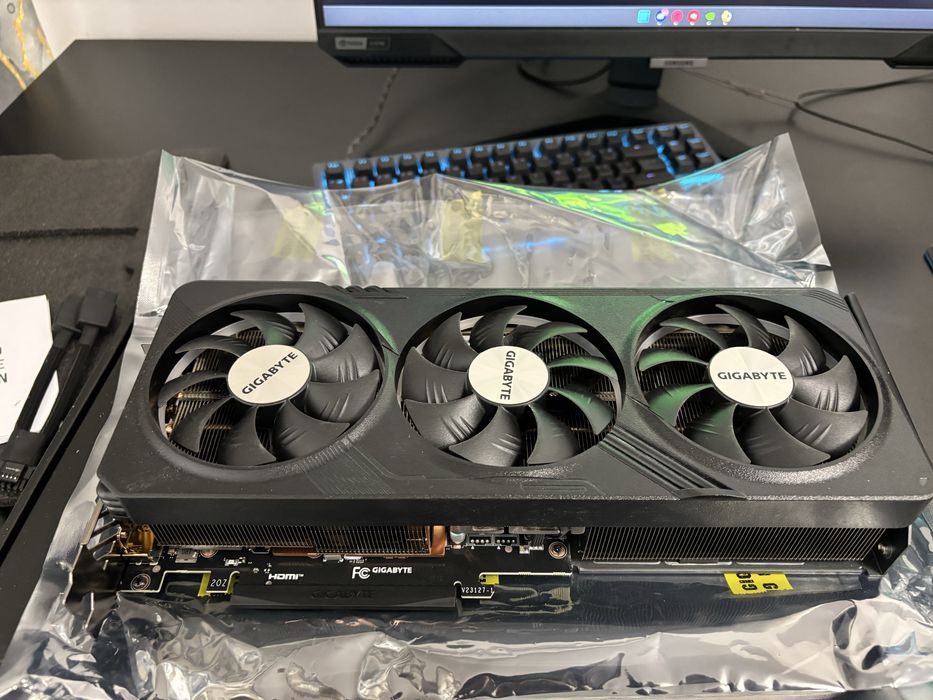 RTX 4070 SUPER GAMING OC 12G *ИЗПОЛЗВАНА 9 МЕСЕЦА* С ГАРАНЦИЯ
