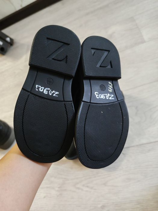 Продам детскую обувь