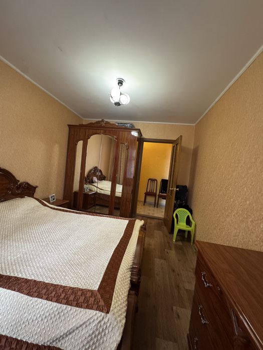 5 комн кв 4 мкр 2 этаж