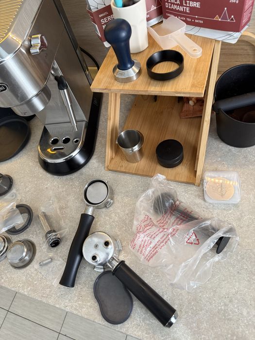 Set complet Espresso: DeLonghi Dedica + Rasnita Graef + Accesorii Premium