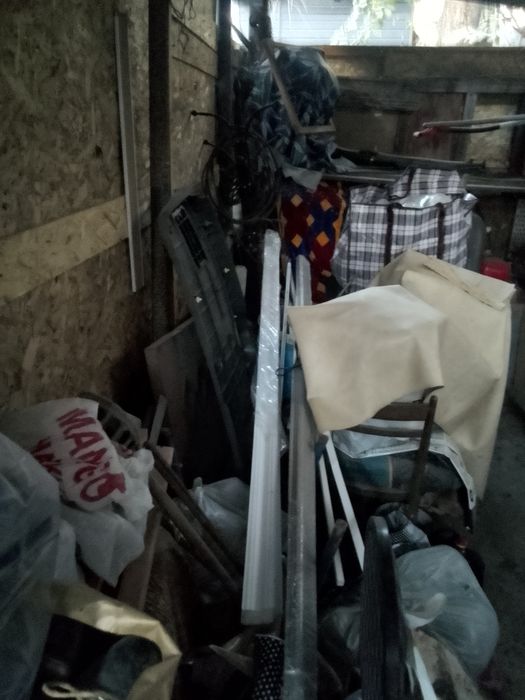 Продам полки, столы, шкафы, бочки , гипсокартон, кафель..