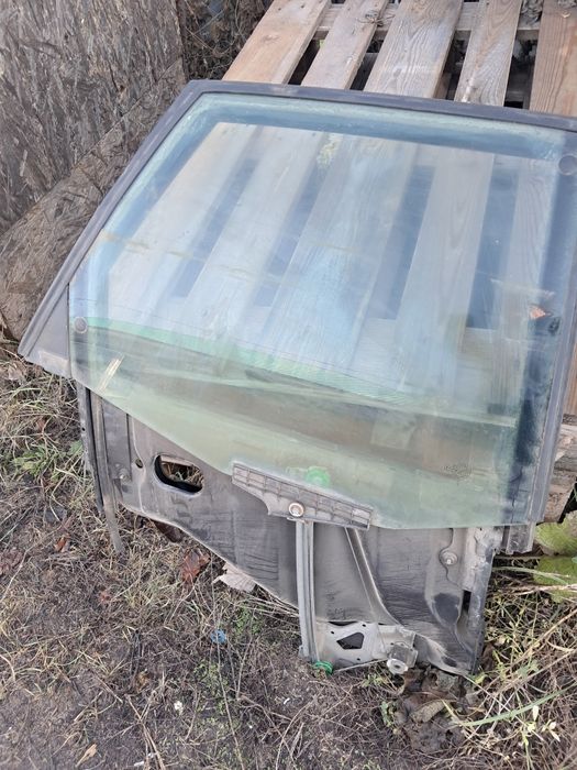 Продам стекло с механизмом от ауди Б4 цена 5000тенге