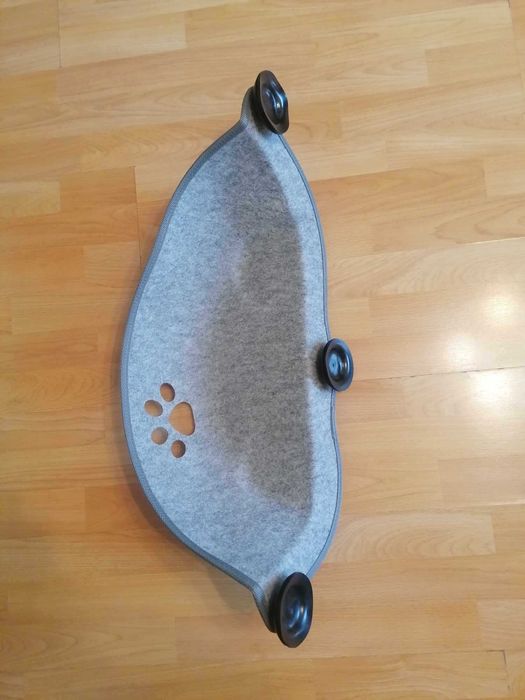 Легло за котки за прозорец 70 / 26 / 26 см.