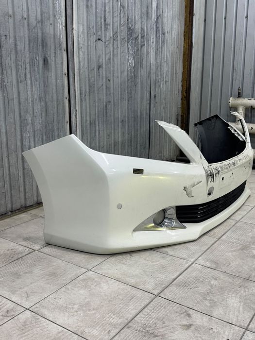 Бампер оригинал CAMRY 50