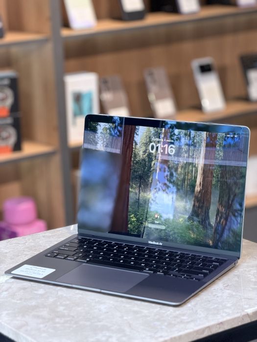 MacBook Air M1 256GB / 8GB PhoneLab