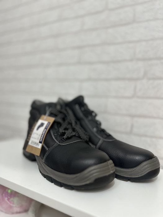 Продается рабочие ботинки