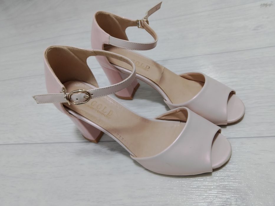 Босоножки размер 38