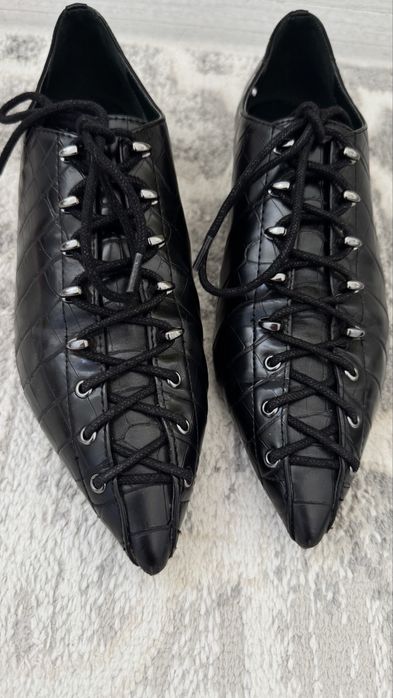 Сумочки и обувь бренда Charles&keith