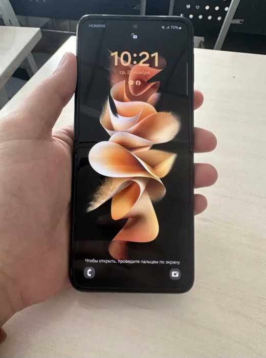 Samsung Z fli 3 256 gb 8 gb operativkasi holati zo'r