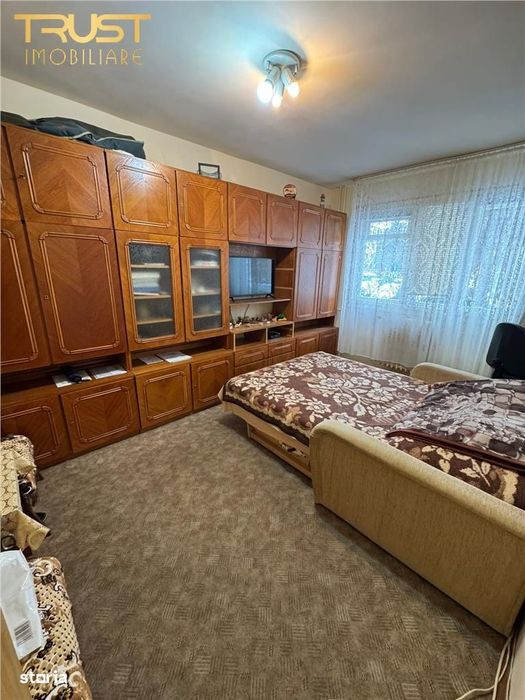 3 Camere I 66 MP I Boxa 25 MP I Manastur