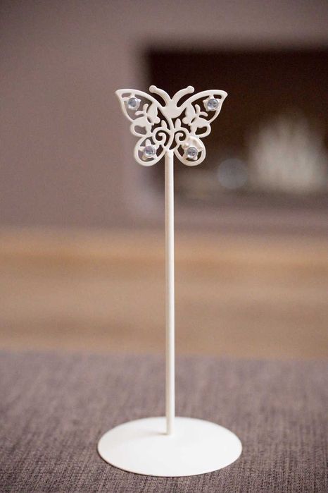 Suporti numar de masa Butterfly din fier - vanzare 25 ron/buc