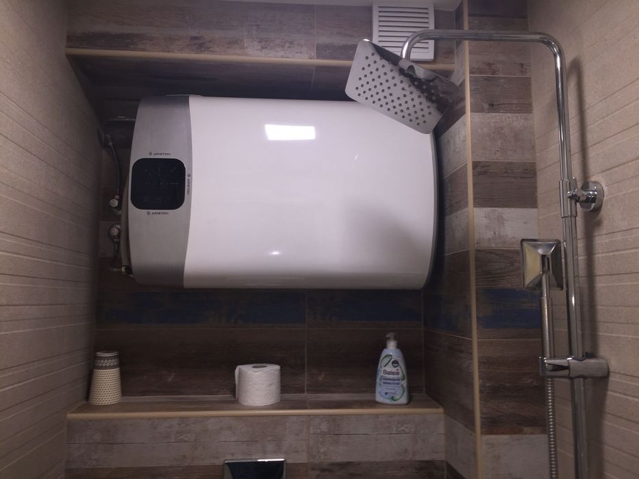 Нощувки в студио Орхидея до Червения площад и ВВМУ