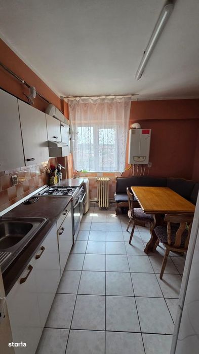 Apartament cu 4 camere decomandate – Zona Soarelui