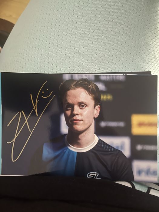 Autografe echipa Gamerlegion CS2 autentice