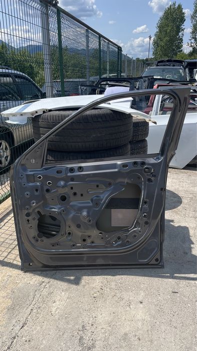 3 броя задна дясна и 2 броя предна дясна врата Peugeot 2008 23г