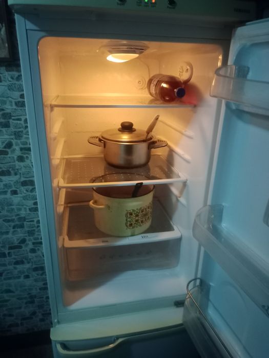 Продам холодильник